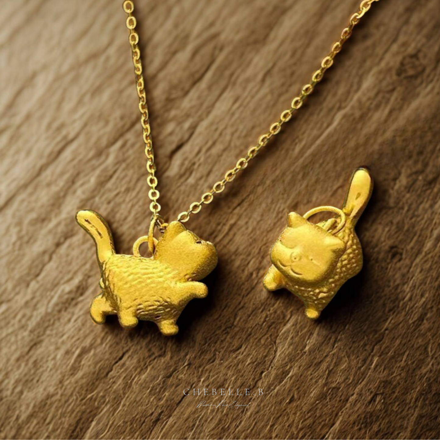 Chic Félin – Golden Cat Pendant Necklace
