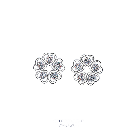 Fleur du Cœur | Petal Heart 0.3-Carat Moissanite Stud Earrings