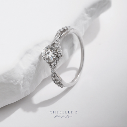 Seraphine Arc | 0.5-Carat Moissanite V-Band Ring