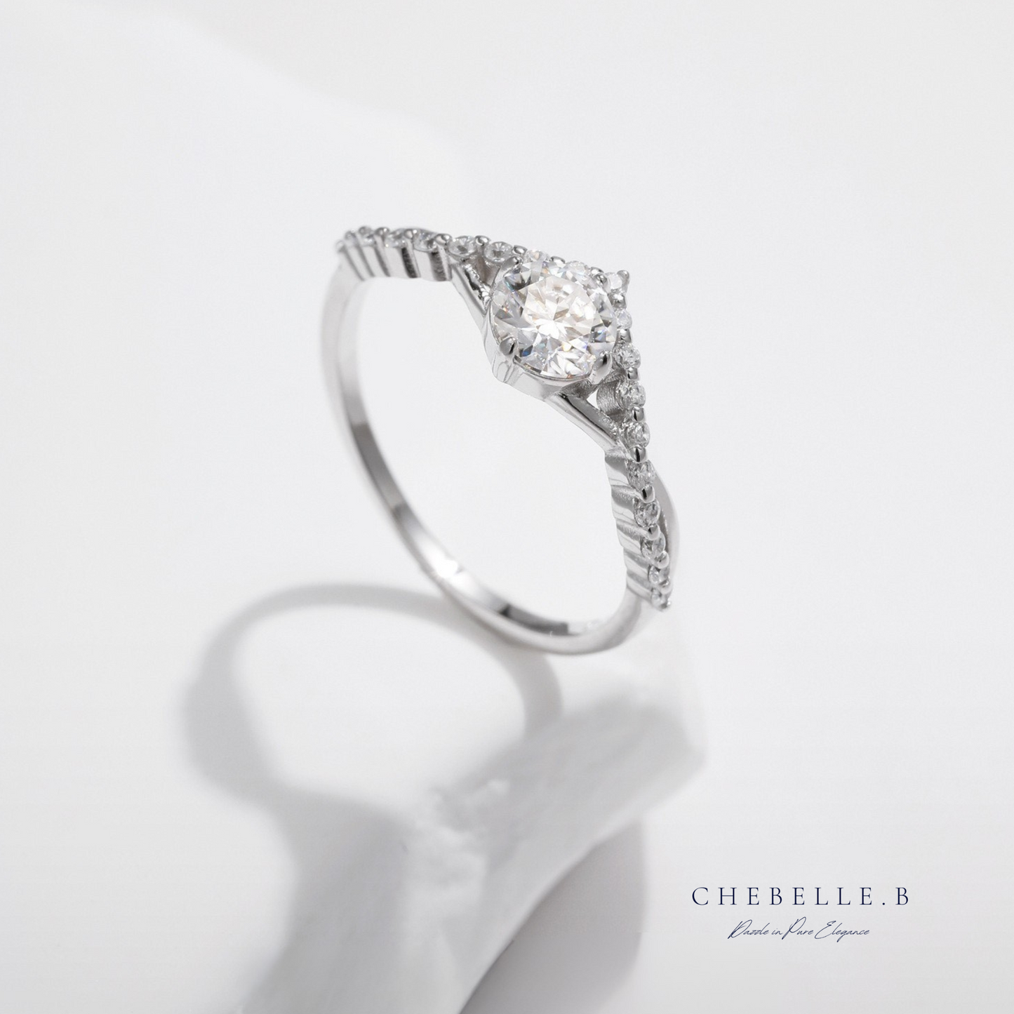 Seraphine Arc | 0.5-Carat Moissanite V-Band Ring