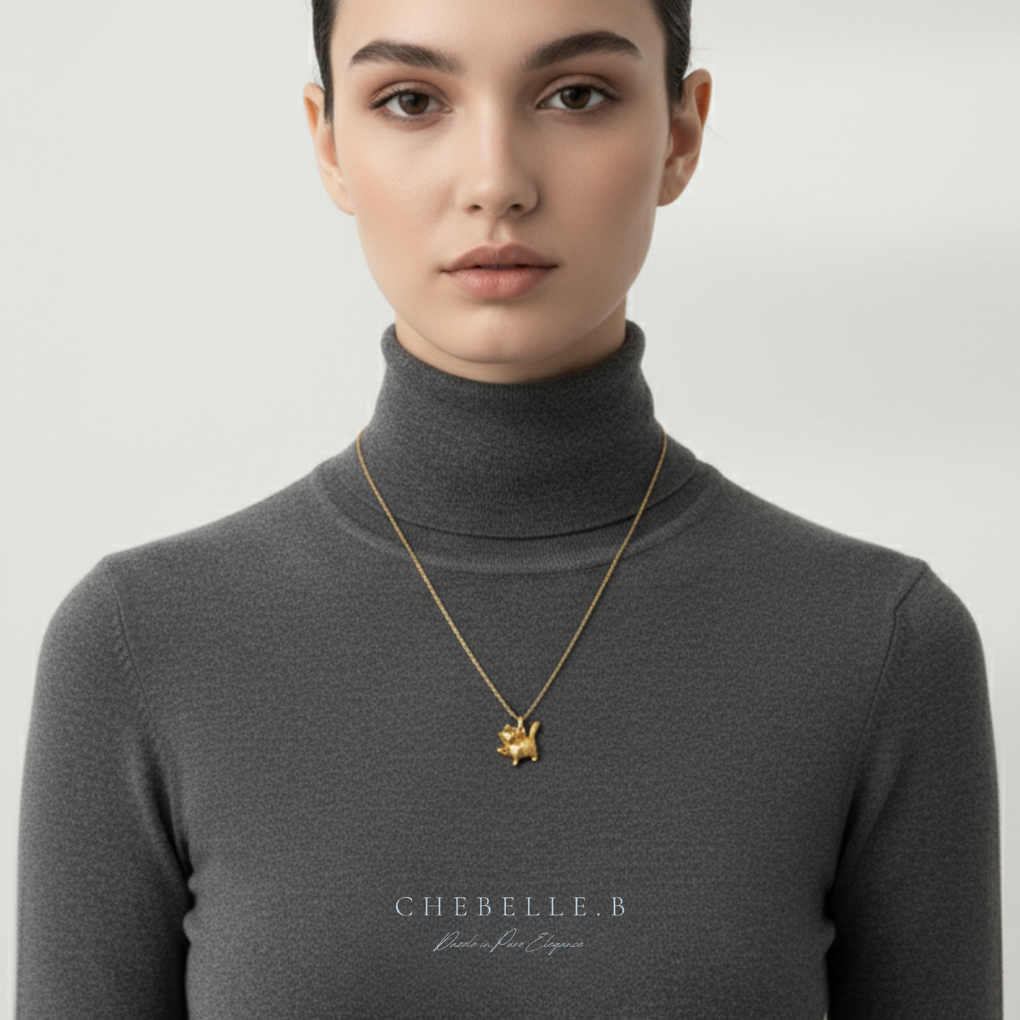 Chic Félin – Golden Cat Pendant Necklace