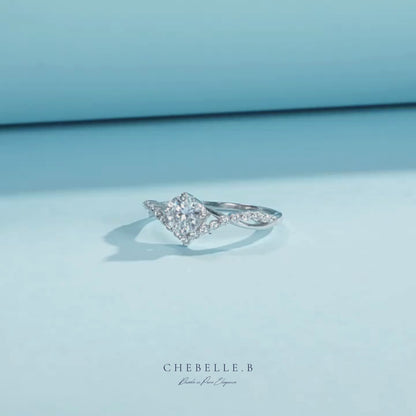 Seraphine Arc | 0.5-Carat Moissanite V-Band Ring
